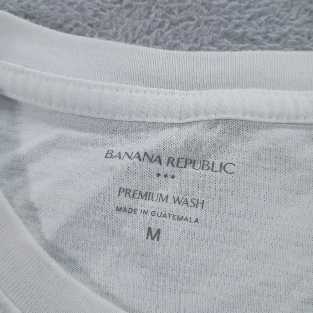Banana Republic Mens Graphic Tee White Medium Car Print Premium Wash